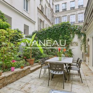 Paris VIIIe - Duplex de six pièces avec grande terrasse arborée 