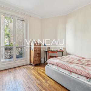 Paris XVe - Blomet / Convention - Appartement trois pièces dans 