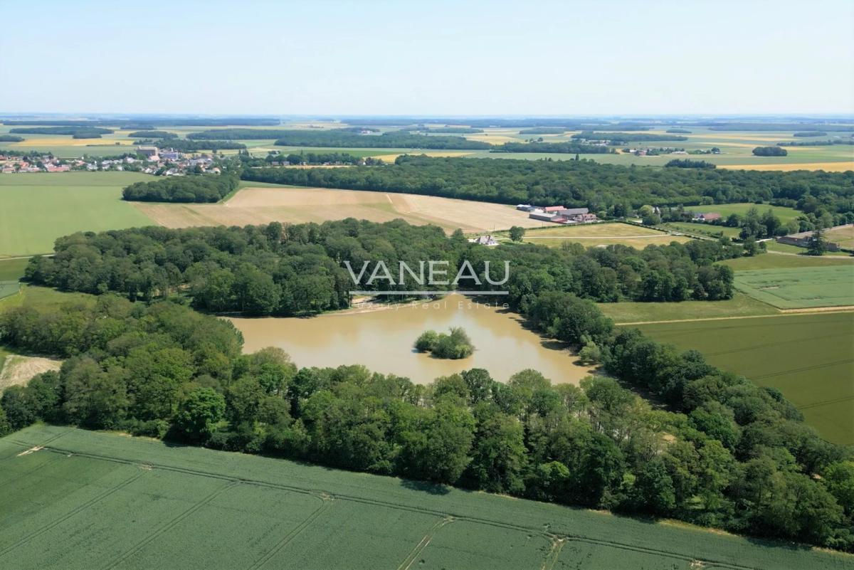 VIDEO AERIENNE DISPONIBLE - DOMAINE DE 20 HECTARES - 1.30h DE PA