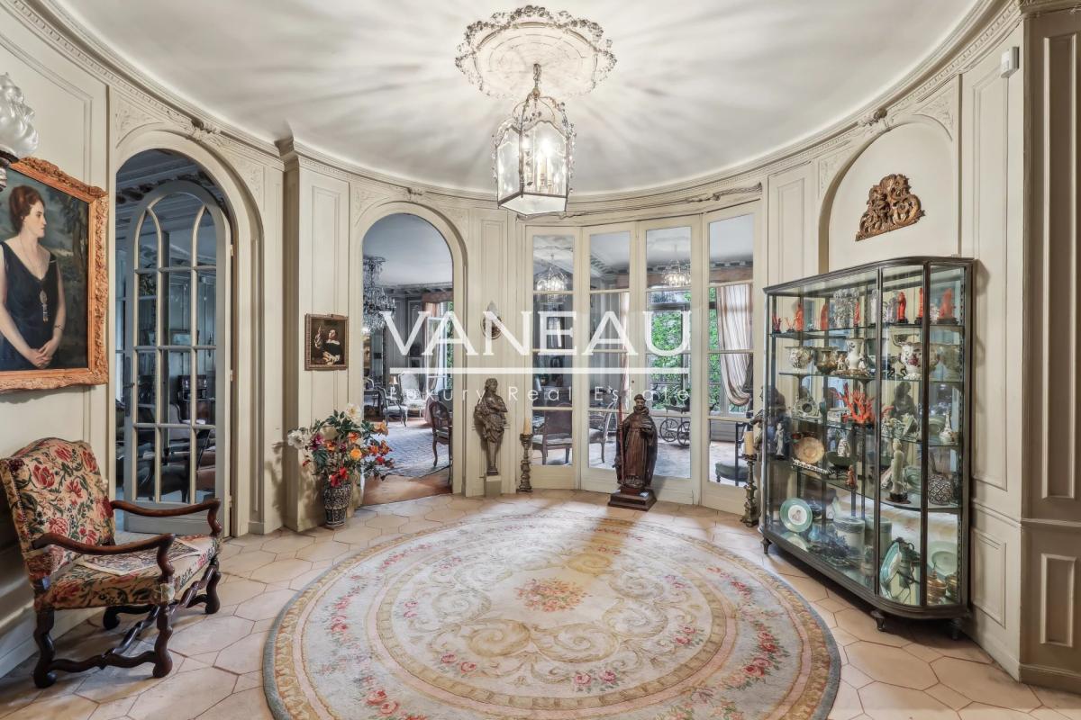 MONCEAU - NIEL - 337m² - 5 CHAMBRES