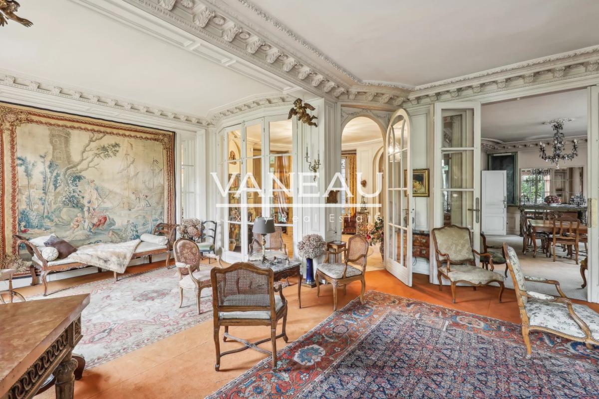 MONCEAU - NIEL - 337m² - 5 CHAMBRES