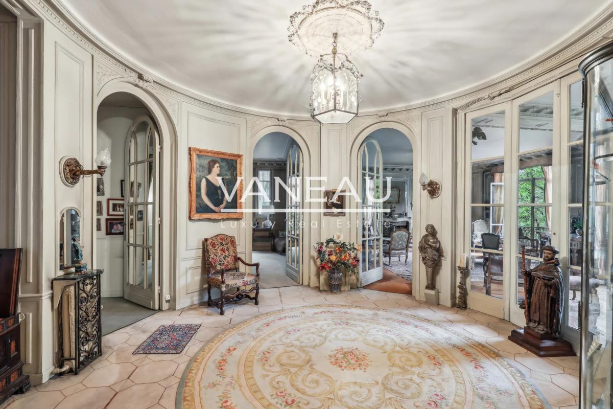 MONCEAU - NIEL - 337m² - 5 CHAMBRES