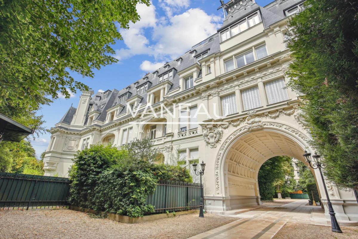 Neuilly - Bagatelle - Chateau Madrid