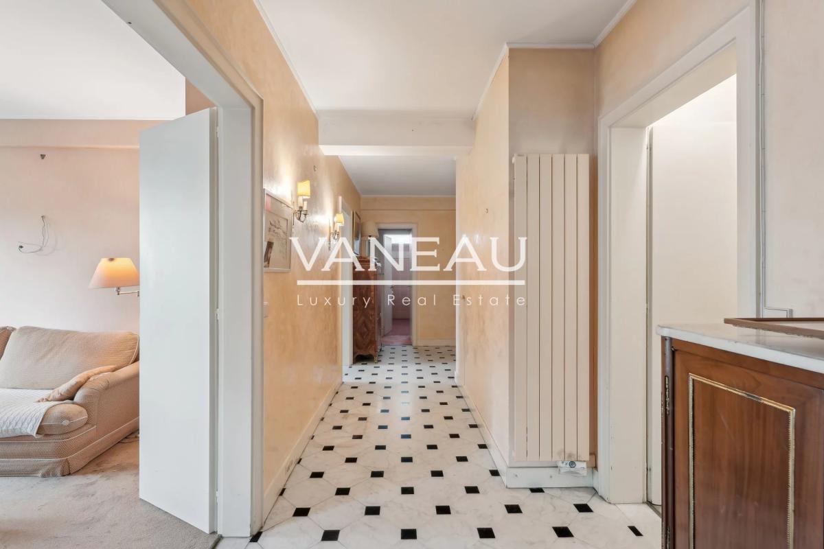 Rez de jardin - 3/4 chambres - Neuilly Saint James