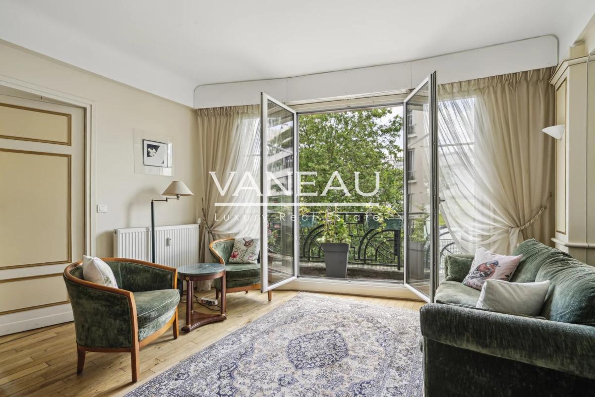 EXCLUSIVITE - PARIS XVI - Village d'Auteuil - Beau deux pièces a