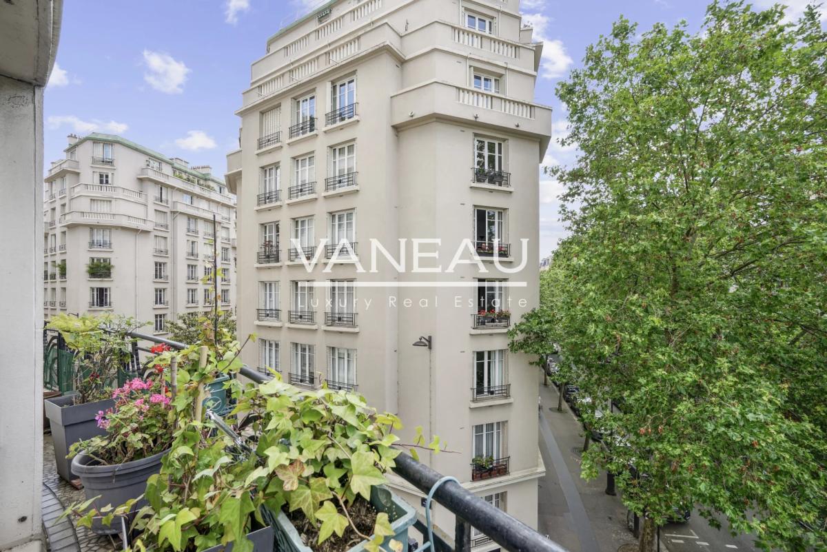 EXCLUSIVITE - PARIS XVI - Village d'Auteuil - Beau deux pièces a