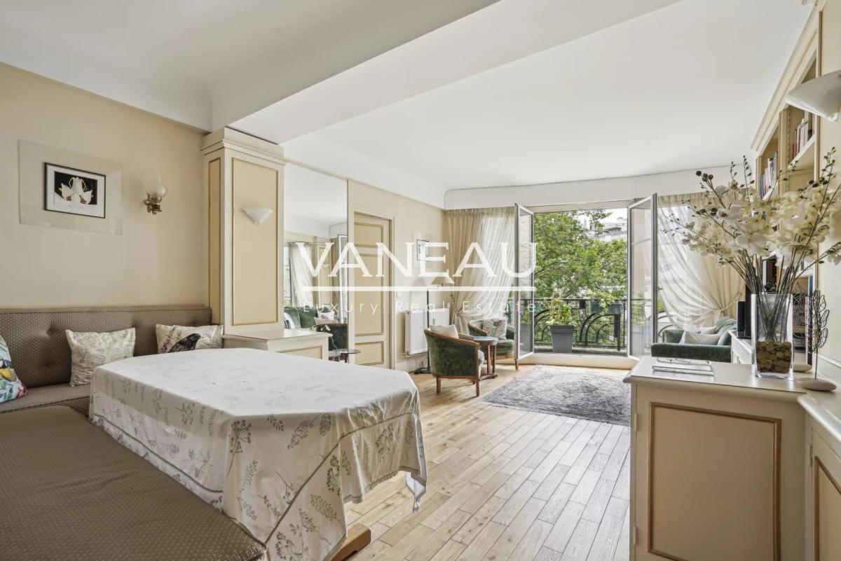 EXCLUSIVITE - PARIS XVI - Village d'Auteuil - Beau deux pièces a