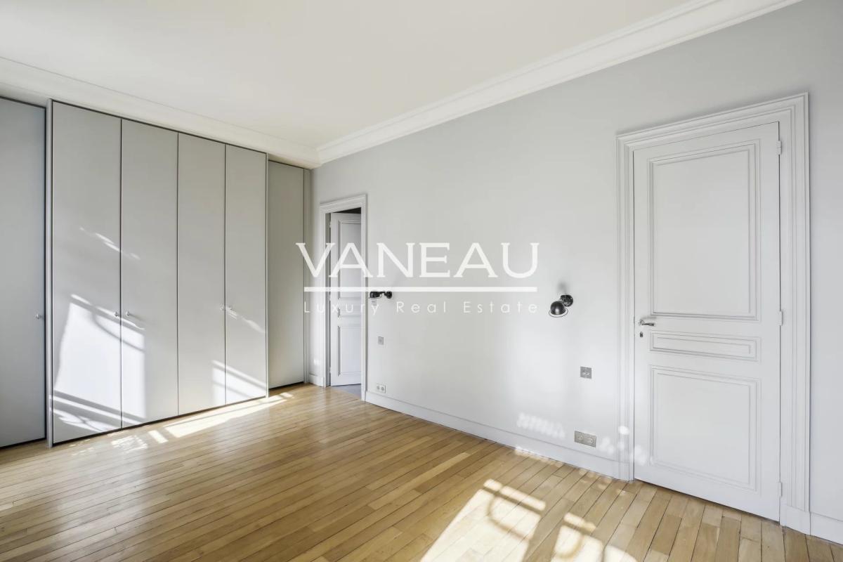 PROCHE BON MARCHE - APPARTEMENT EN DUPLEX - ETAGE ELEVE