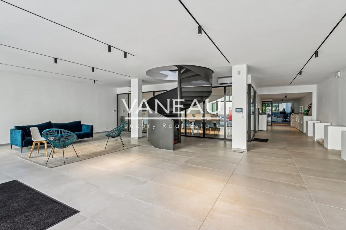 92400-COURBEVOIE-IMMEUBLE AVEC COMMERCIALITE