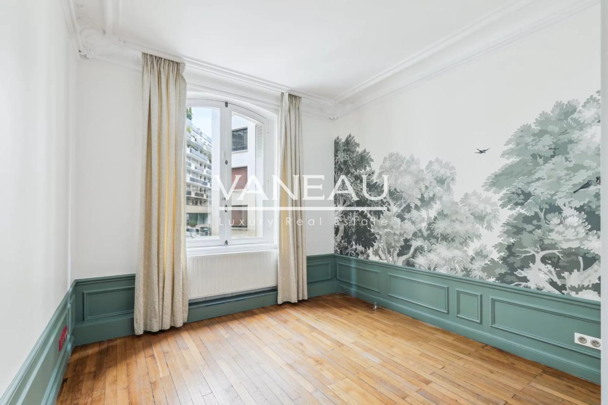 Paris XVI - Trocadero - Appartement familial avec jardin - 122 m