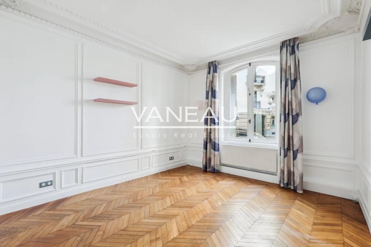 Paris XVI - Trocadero - Appartement familial avec jardin - 122 m