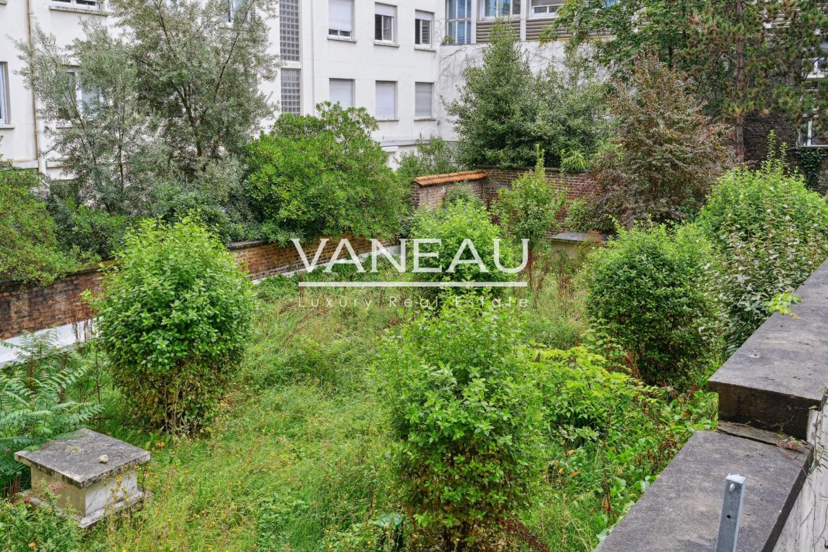 PARIS XVI - Auteuil -  Appartement lumineux avec jolie terrasse