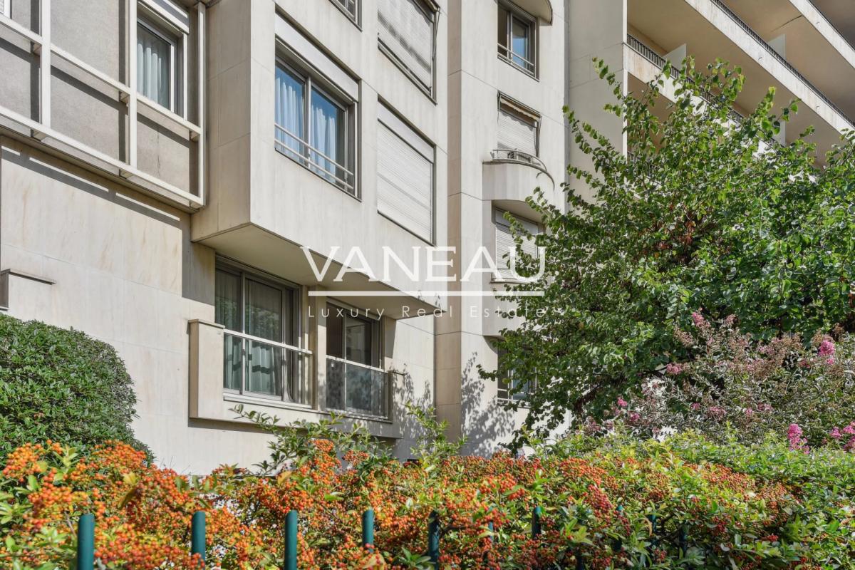 PARIS XVI - AUTEUIL- RESIDENCE SENIORS -