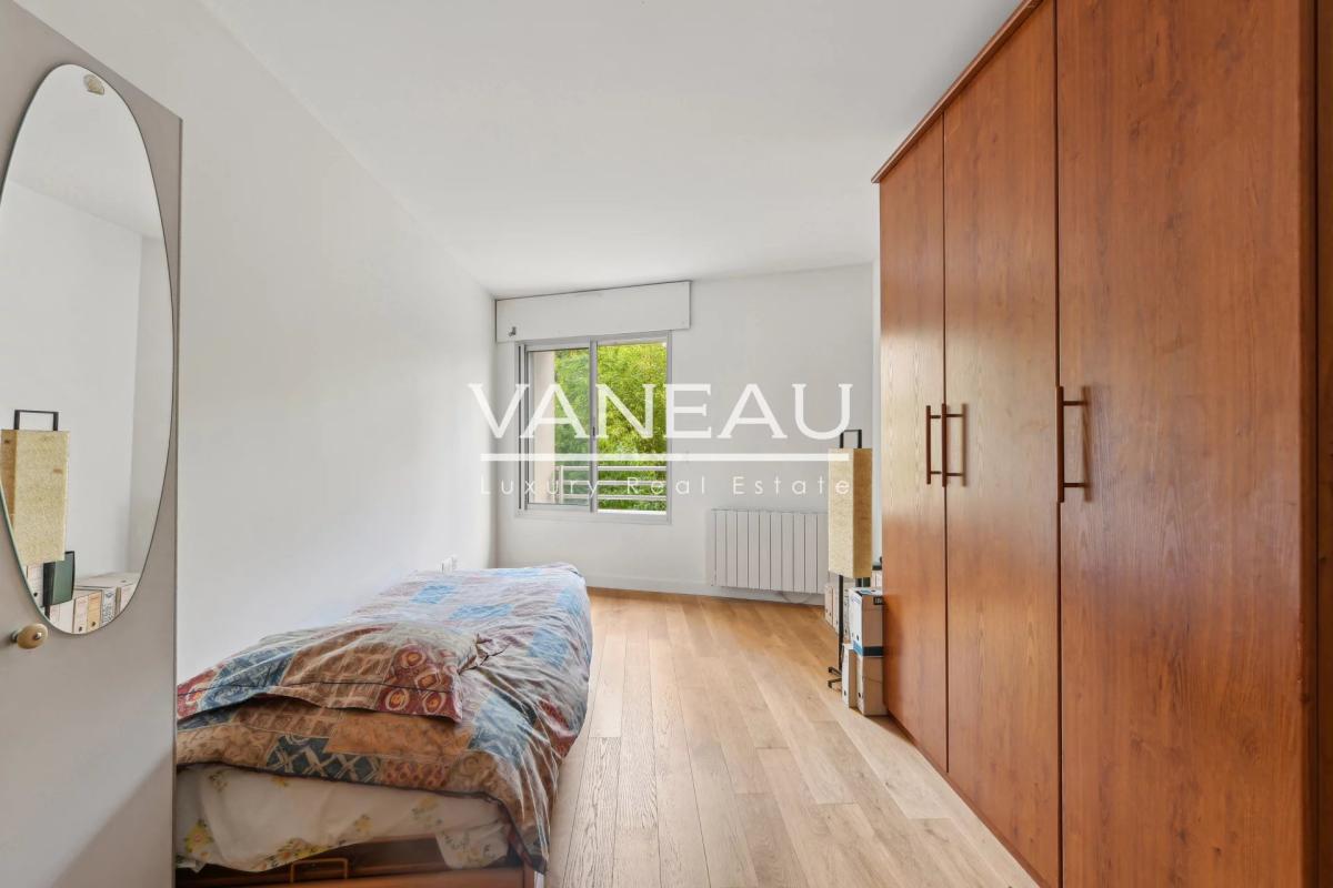 PARIS XVI - AUTEUIL- RESIDENCE SENIORS -