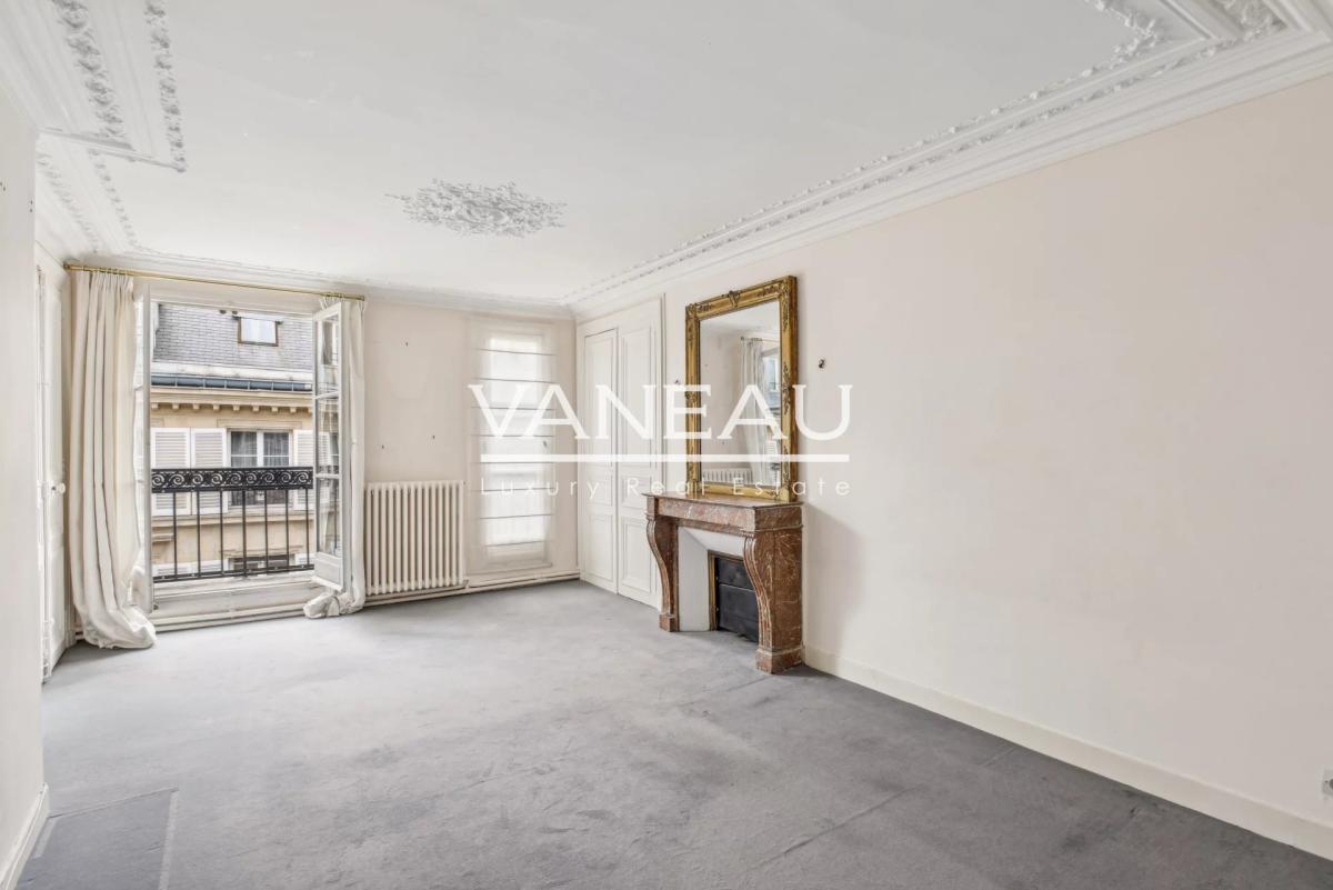 PARIS 7 - RUE DU PRE AUX CLERCS - APPARTEMENT FAMILIAL - VUE JAR