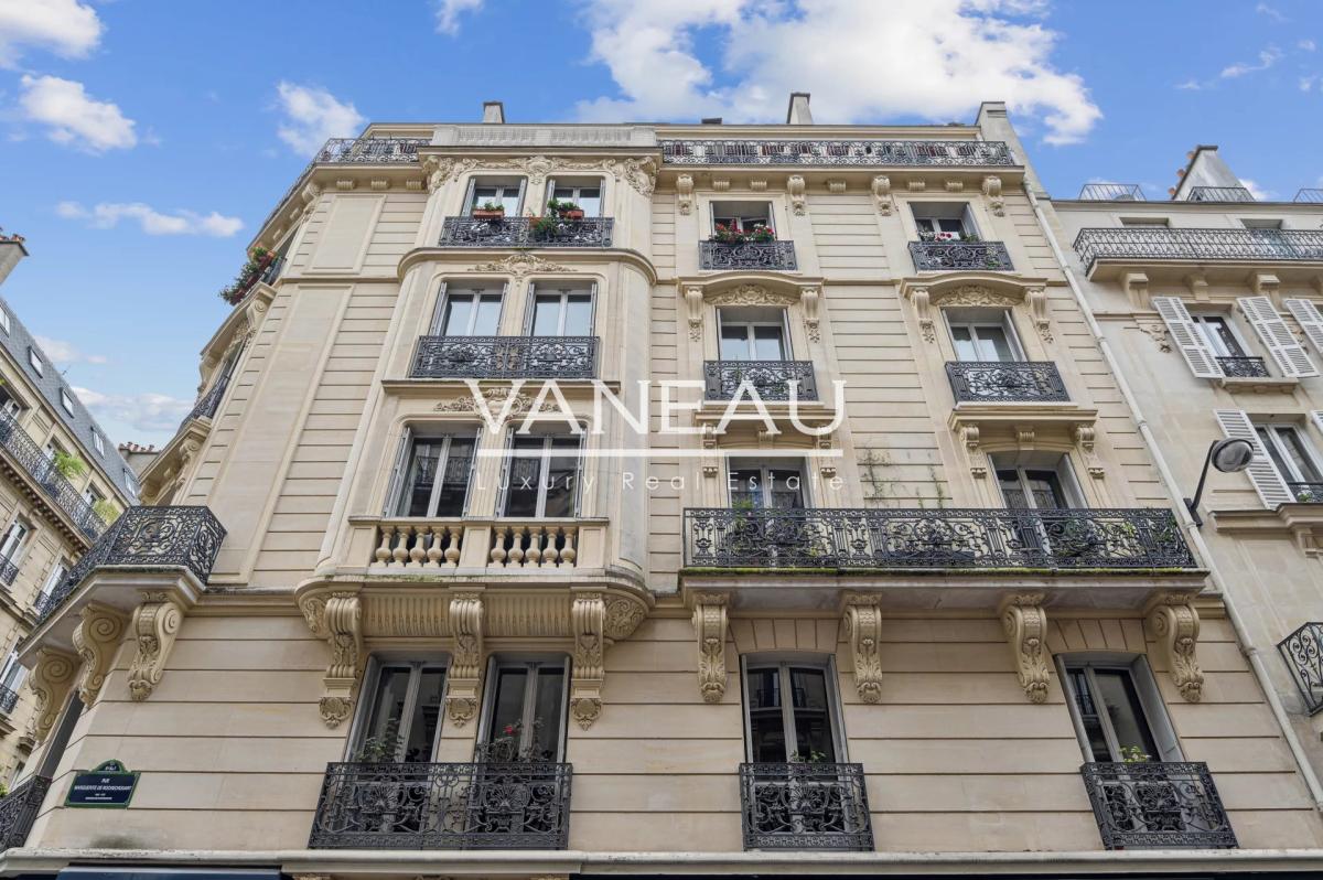 Exclusivité - Paris 9 - Rochechouart / Condorcet - Appartement f