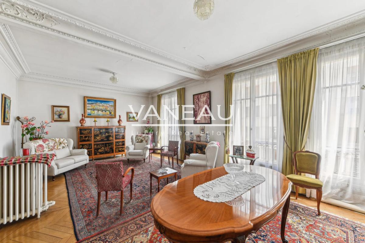 Rue Vaneau - Appartement Familial