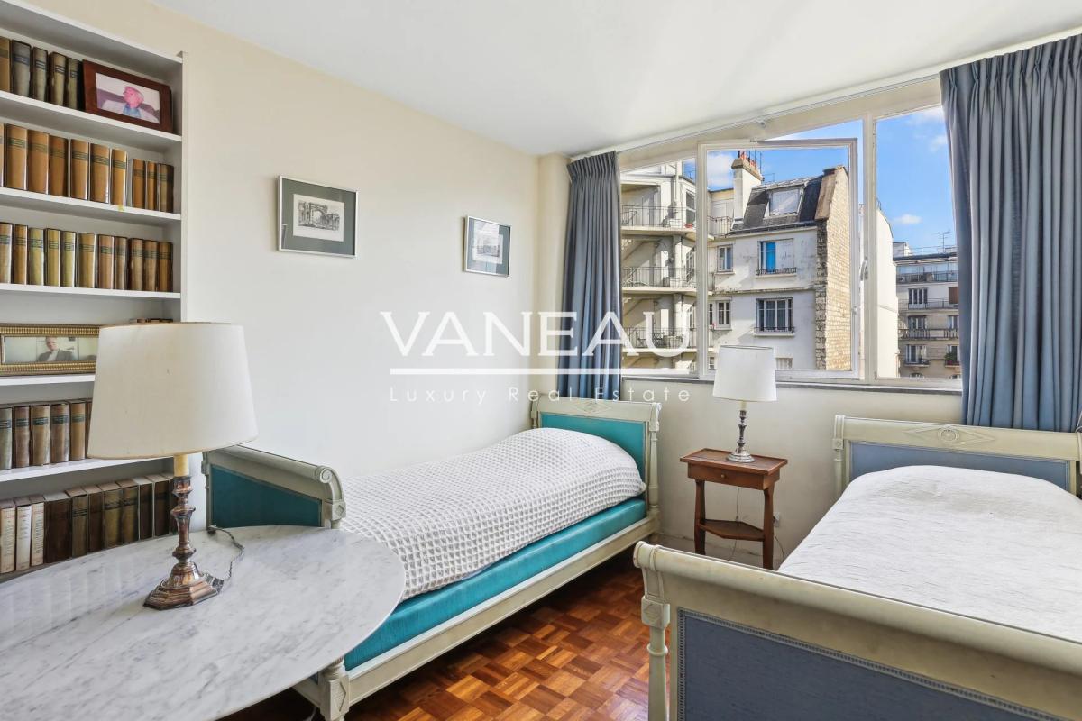 EXCLUSIVITE - Paris XVI - Appartement deux chambres sur jardin -