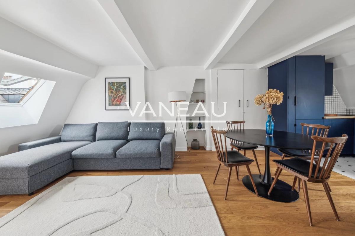 34m2 / 5ème étage - Saint-Germain-des-Prés - Carré des Antiquair