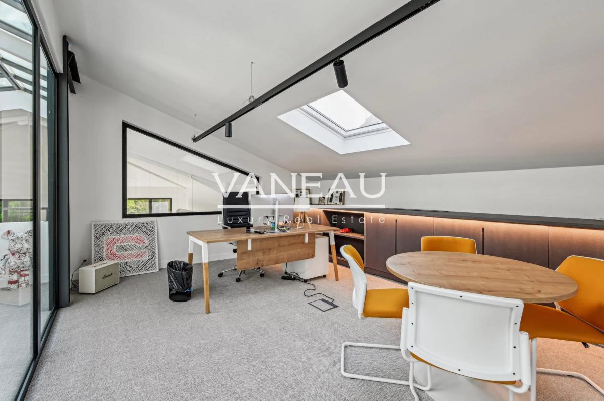 92400-COURBEVOIE-IMMEUBLE AVEC COMMERCIALITE