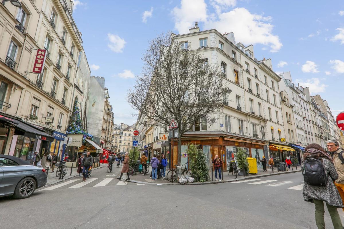 Deux/trois pièces à rafraîchir - Rue Mazarine