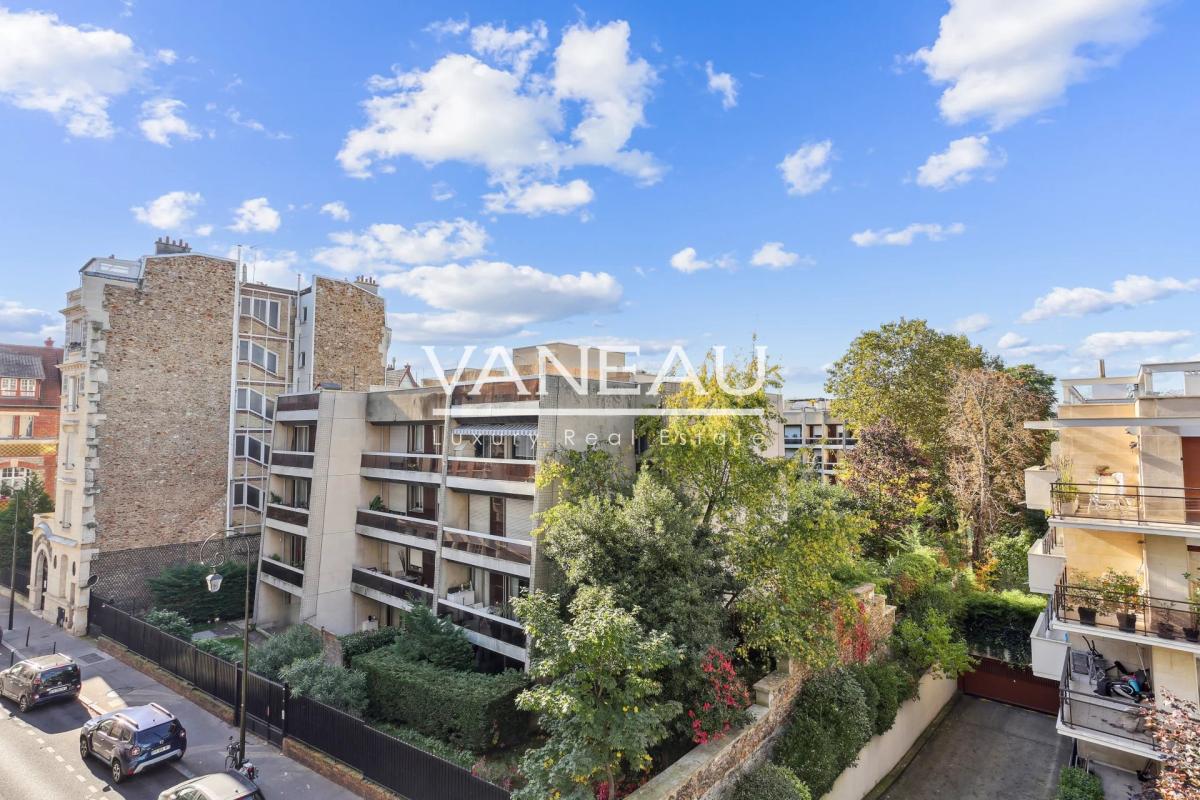 PARIS XVI - Molitor - Appartement très lumineux - Vue dégagée - 