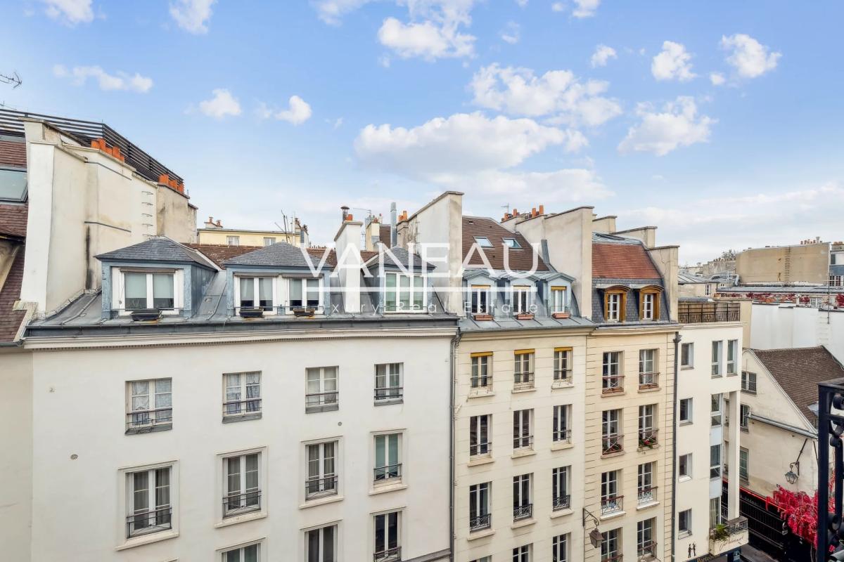 2/3 Pièces - Charme de l'ancien - Vue sur les toits de Paris !