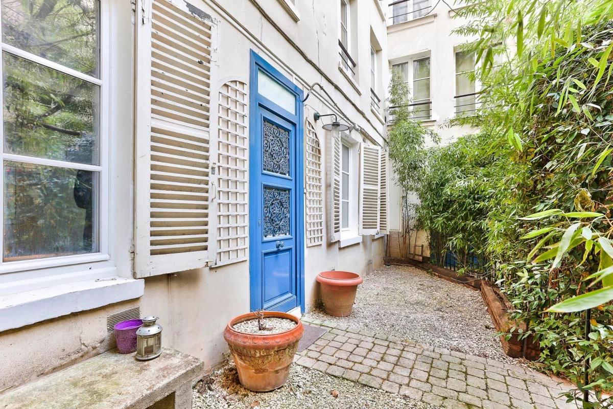 PARIS VIII / Palais de l' Elysée - Pied à terre avec jardin