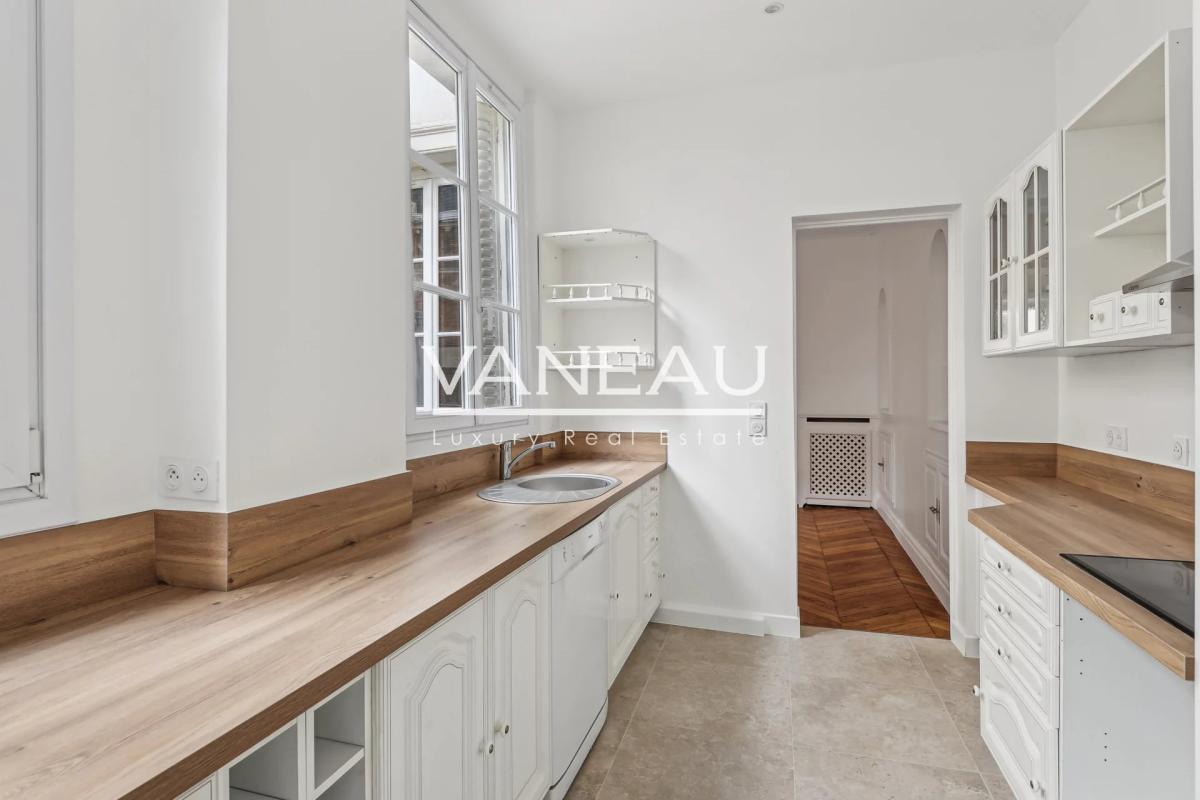 Appartement familial entièrement refait à neuf rue Washington - 