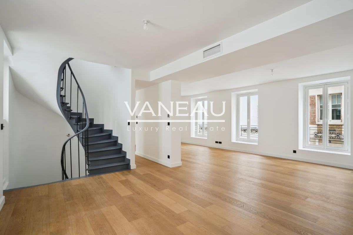 Paris XV - BEAUGRENELLE - Maison familiale 200 m² - état neuf.