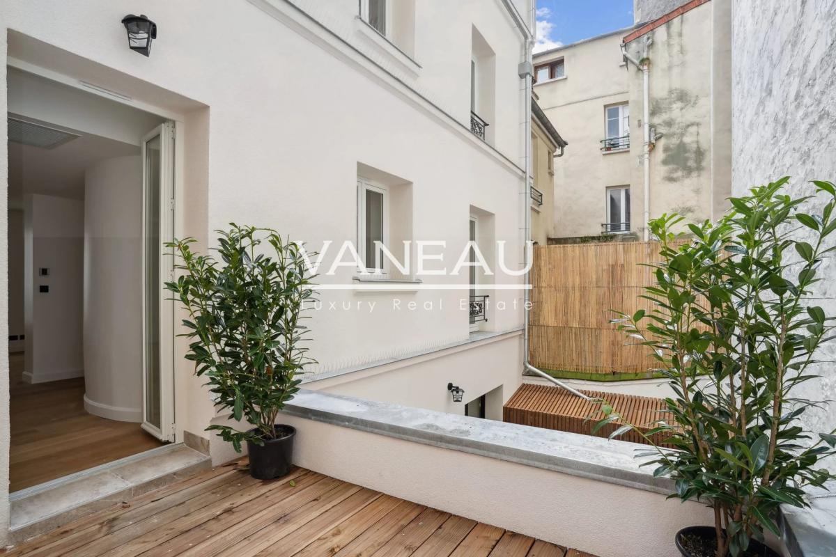 Paris XV - BEAUGRENELLE - Maison familiale 200 m² - état neuf.