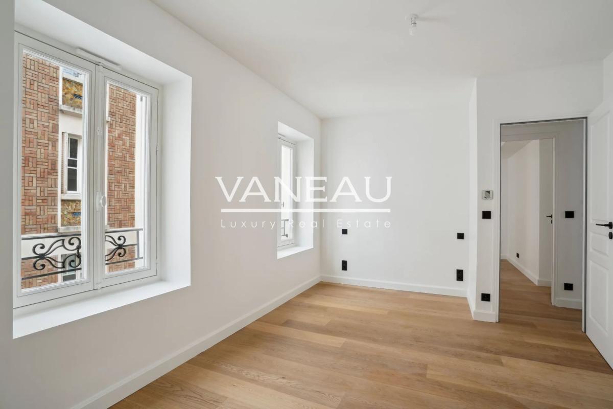 Paris XV - BEAUGRENELLE - Maison familiale 200 m² - état neuf.