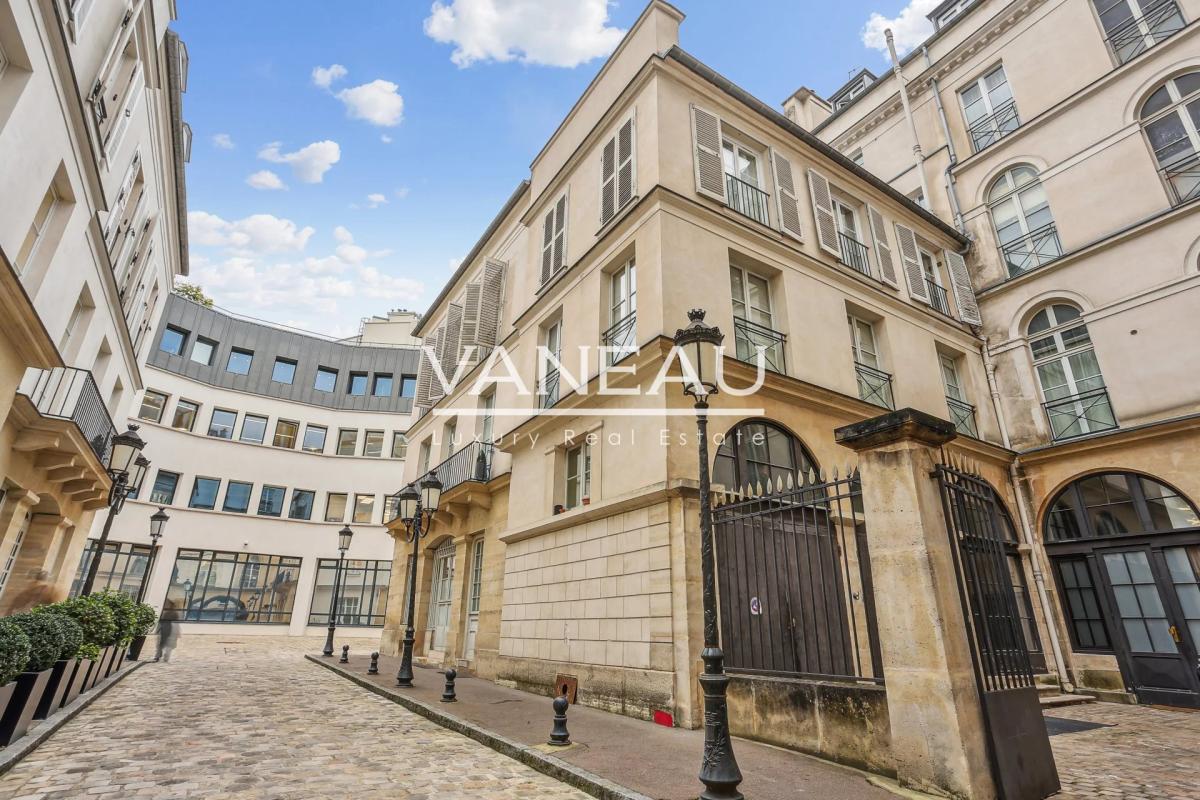 Paris 75001 - 2 pièces de 53m² - Emplacement Premium -