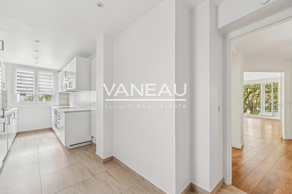 VAUGIRARD - VOLONTAIRES : Appartement familial avec balcon