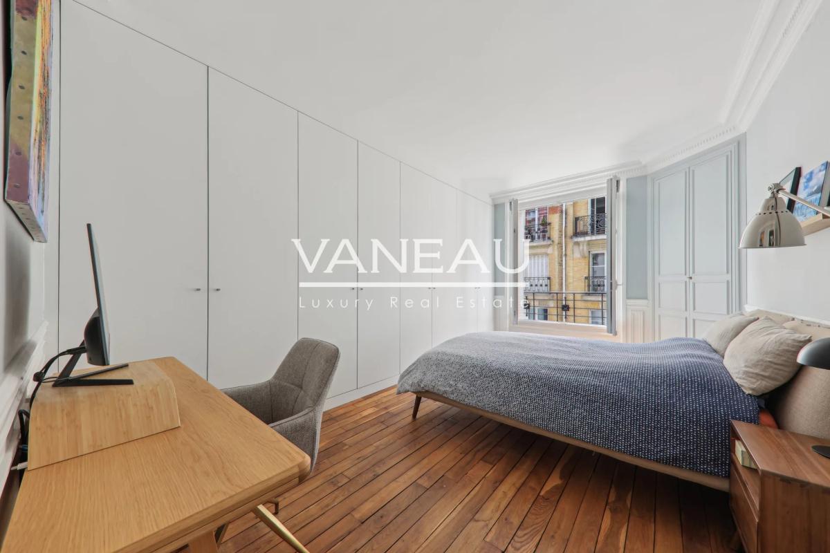 PARIS XV - Voie privée calme et résidentielle -  Bel appartement