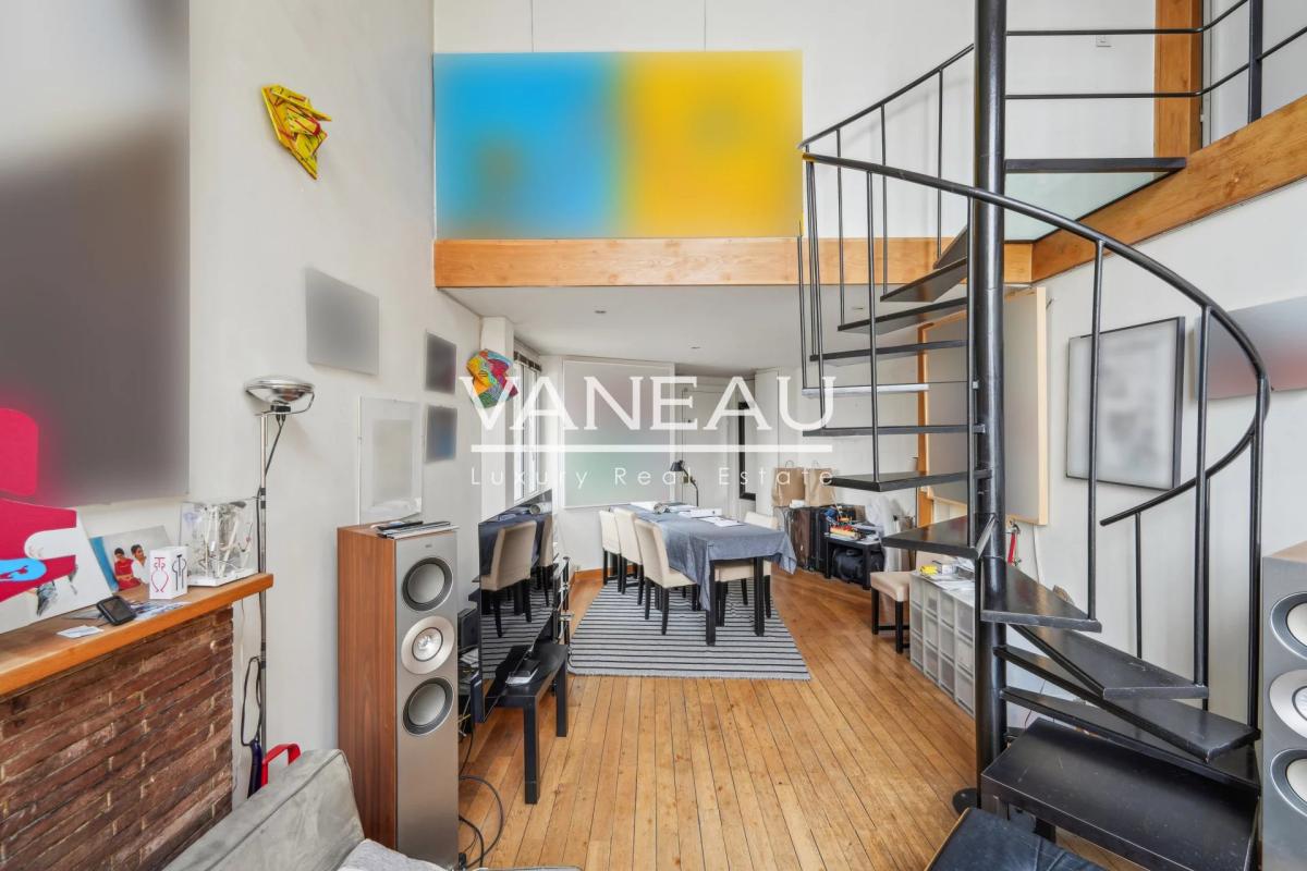 Loft d'exception dans un immeuble historique d'artistes au style