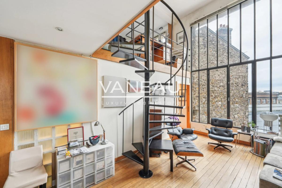 Loft d'exception dans un immeuble historique d'artistes au style