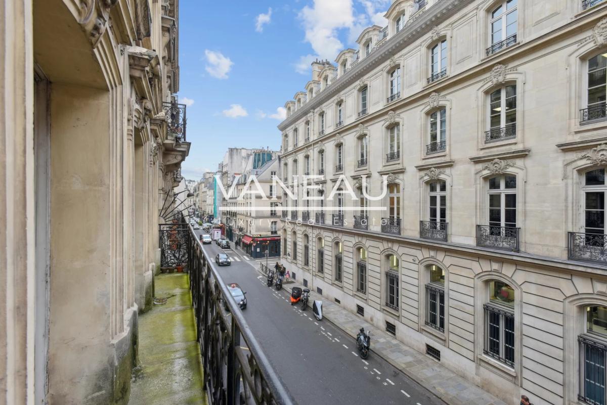 PARIS 7 - LES ANTIQUAIRES - 2/3 chambres - balcon