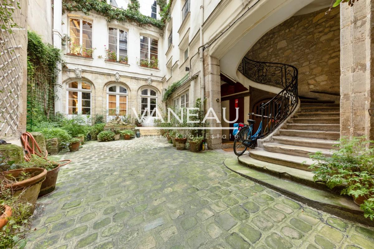 Paris 5 - Duplex atypique - Terrasse - à rénover