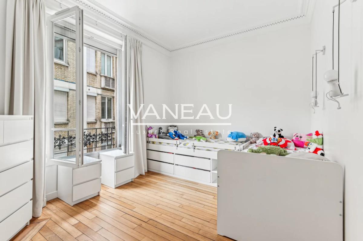 PARIS XVIème - Auteuil Nord - Appartement  Familial