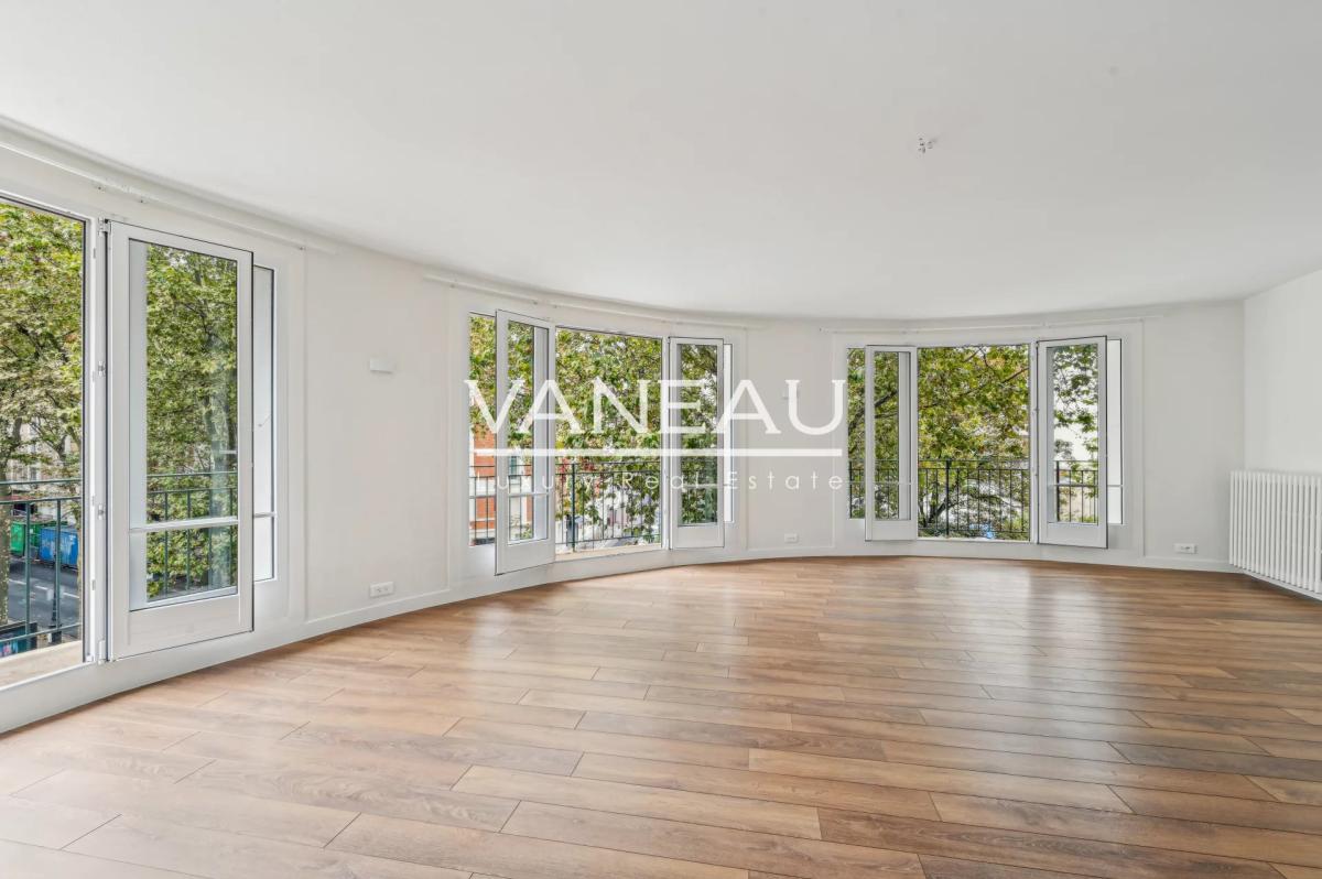 VAUGIRARD - VOLONTAIRES : Appartement familial avec balcon