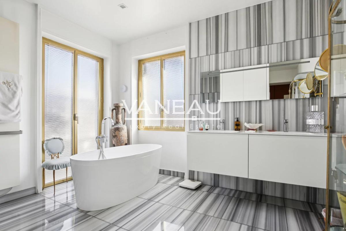 EXCLUSIVITE - DERNIER ETAGE - NUE PROPRIETE AVEC USUFRUIT TEMPOR