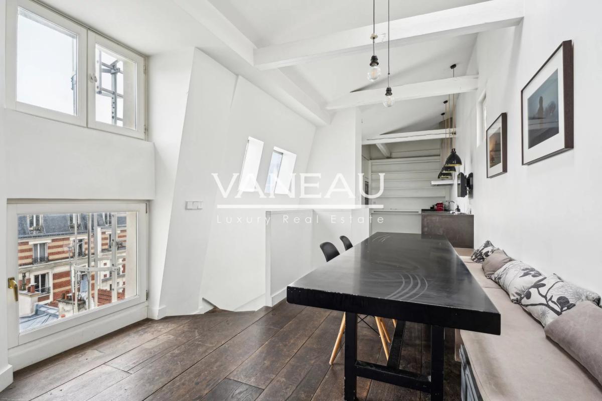 DERNIER ETAGE - Appartement en duplex avec vue Sacré-Coeur