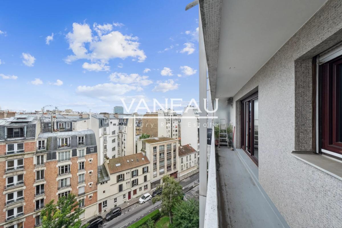 PARIS 15 - VAUGIRARD - 5P en étage élevé avec balcon et vue déga