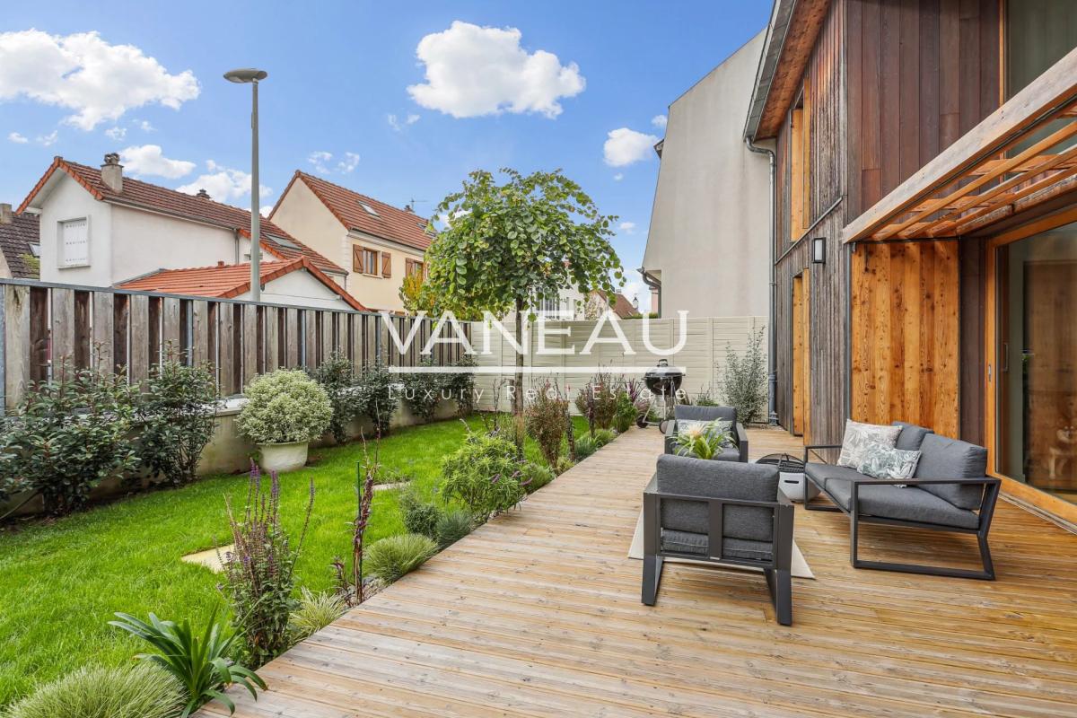 Maison d'architecte Bioclimatique R+1 de 130m² avec jardin terra