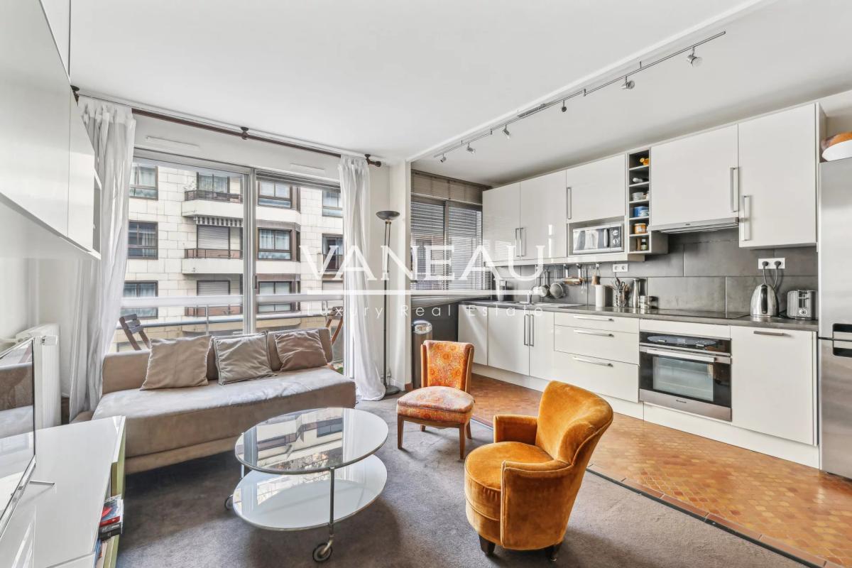 Montparnasse - Appartement deux pièces avec balcon