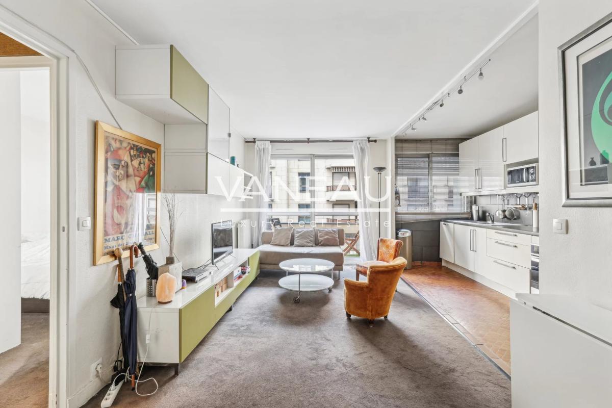 Montparnasse - Appartement deux pièces avec balcon