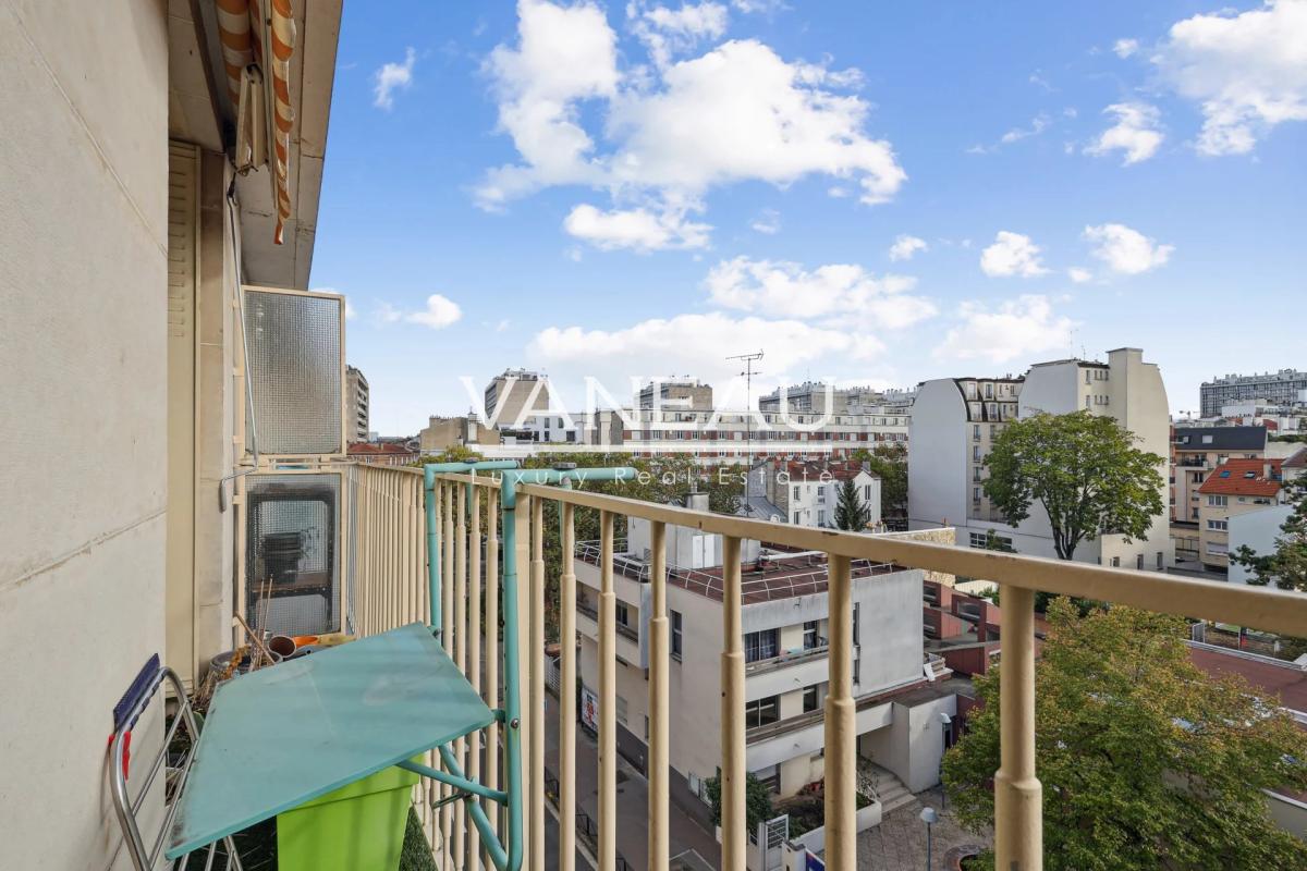 En étage avec ascenseur - Vue dégagée - Balcon