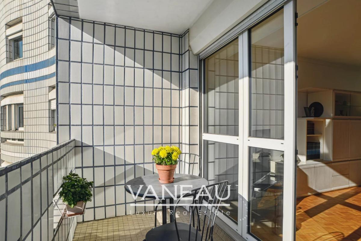 Appartement moderne en étage élevé avec balcon et 3 chambres