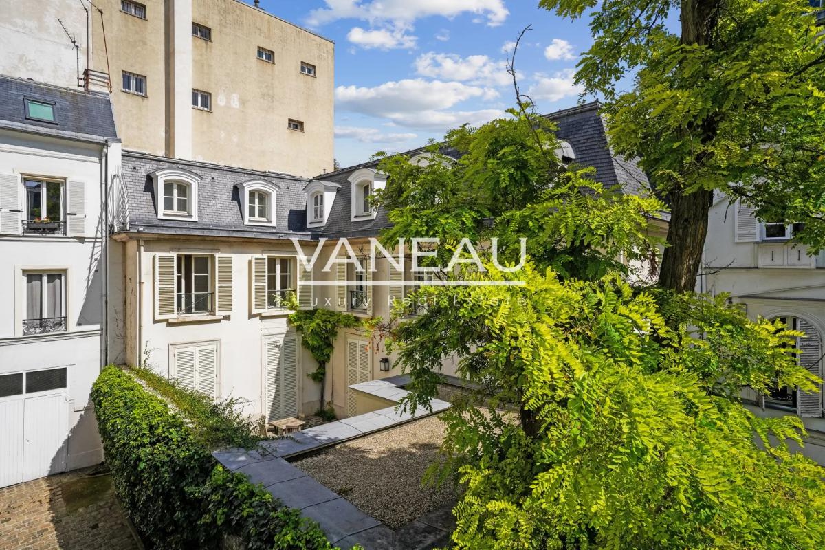 Avenue Gabriel - Duplex de charme